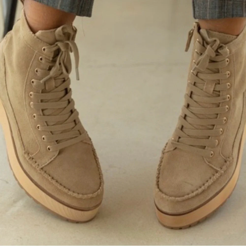 Kelsi Dagger Brooklyn Whip Clog Booties Tan Suede Platform NWT - Picture 2 of 7